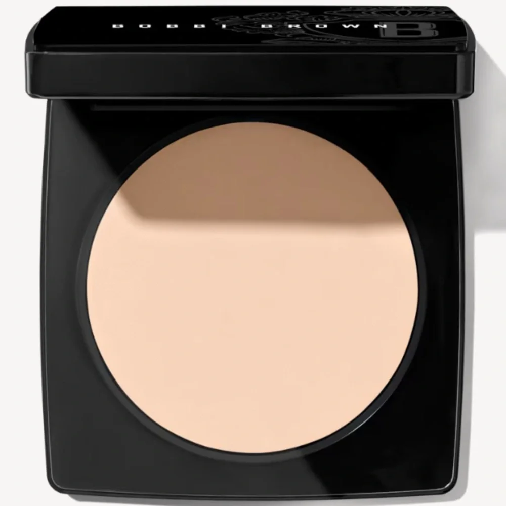 Bobbi Brown Sheer Finish Pressed Powder Soft Porcelain